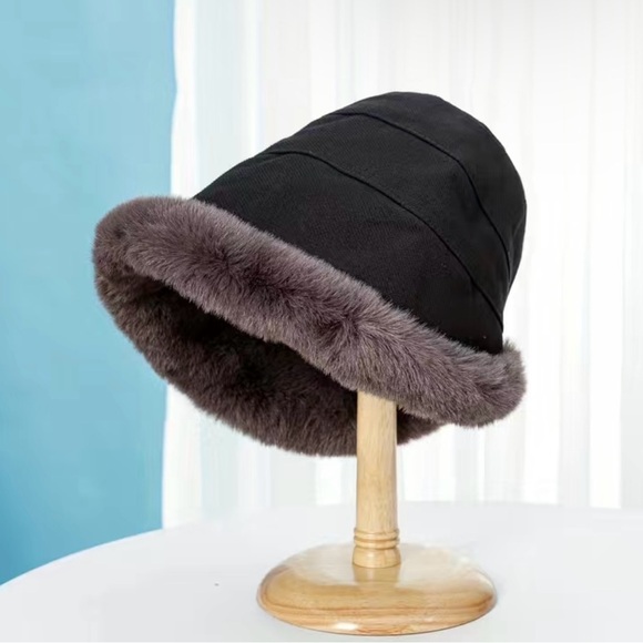 BRAND NEW Winter Thermal Bucket/Fisherman Warmer Hat with Faux Fur - - Picture 6 of 10